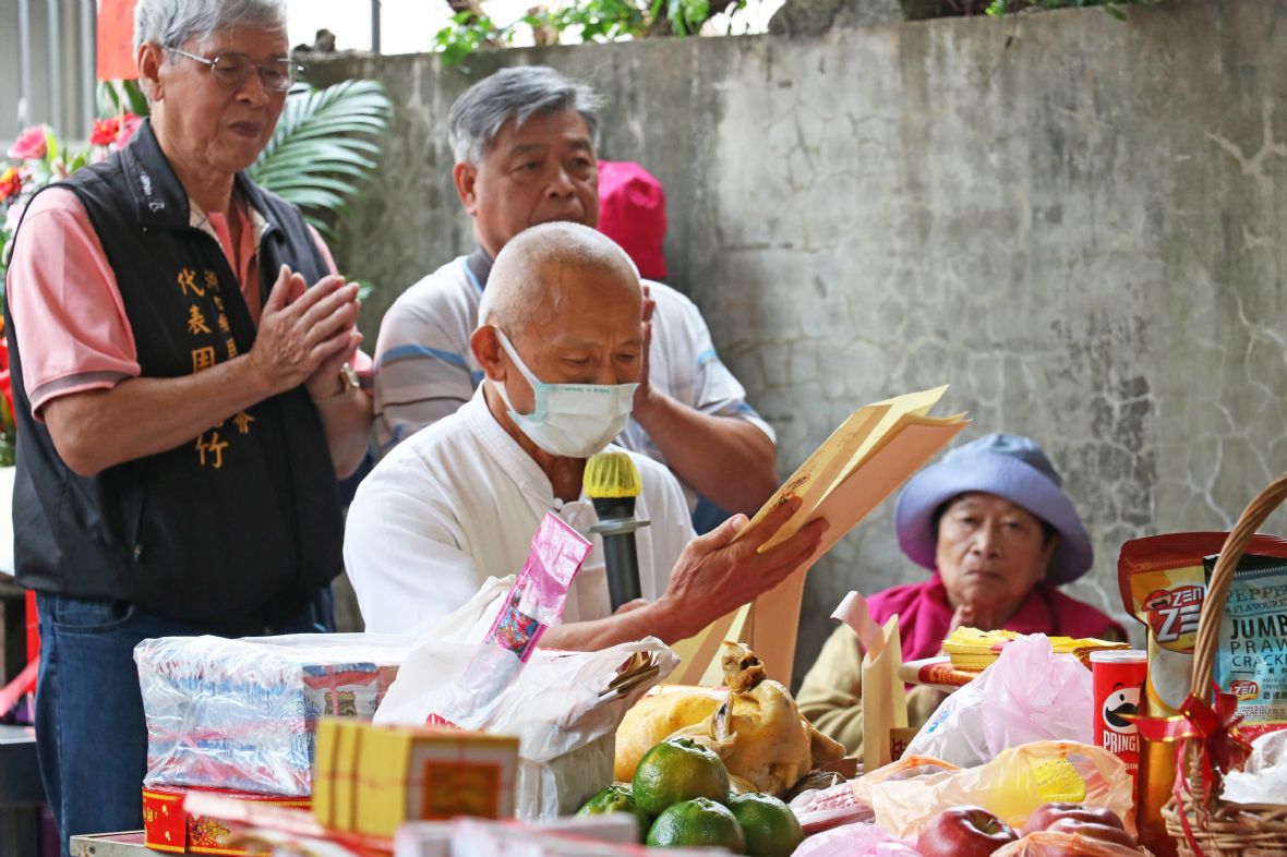 長嶺村的古石賜請神先生