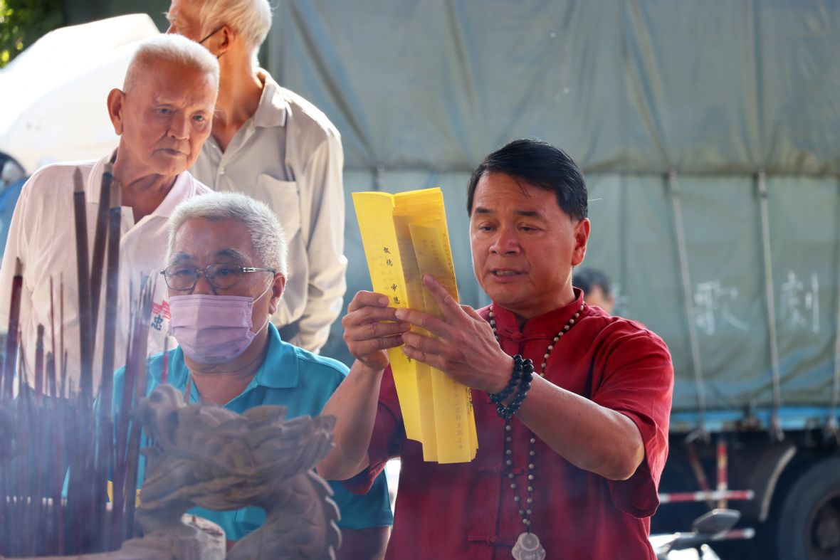 新湖口的張添富請神先生