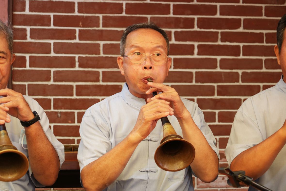 陳涴全吹奏嗩吶