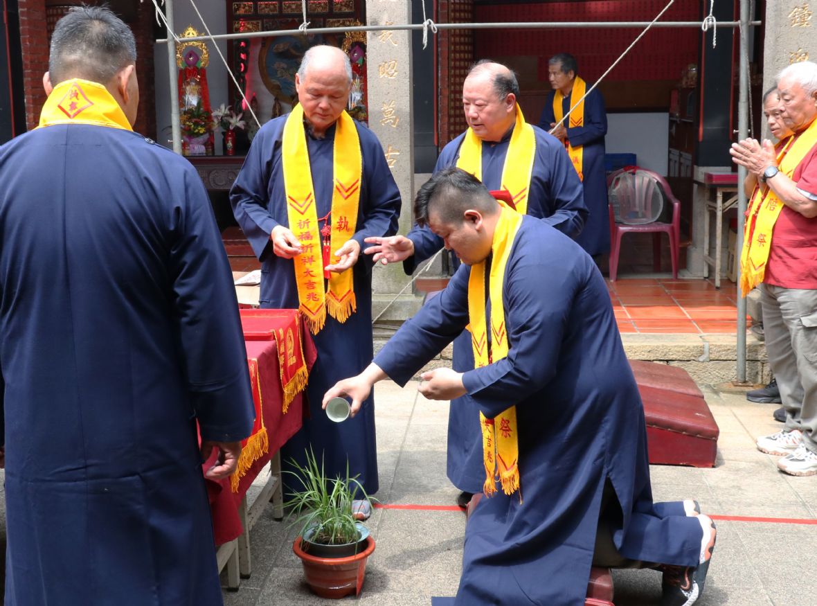 三獻禮的酹酒祭福神