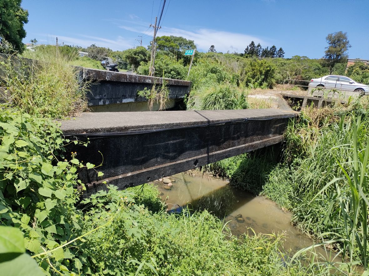 石門大圳湖口支渠以渡槽跨越波羅汶溪