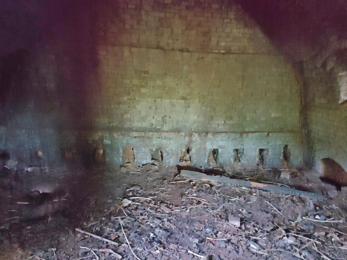 波羅汶磚廠窯室擋火牆底部散熱孔