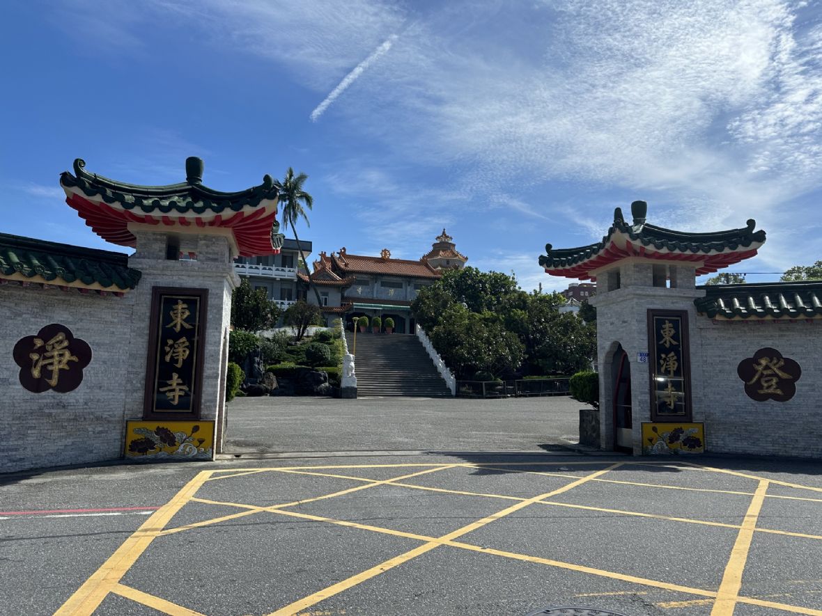 根據《行動版活動斷層GIS查詢系統》，米崙斷層經過花蓮市五權街，穿越東淨寺前方（曾純純攝，2024）