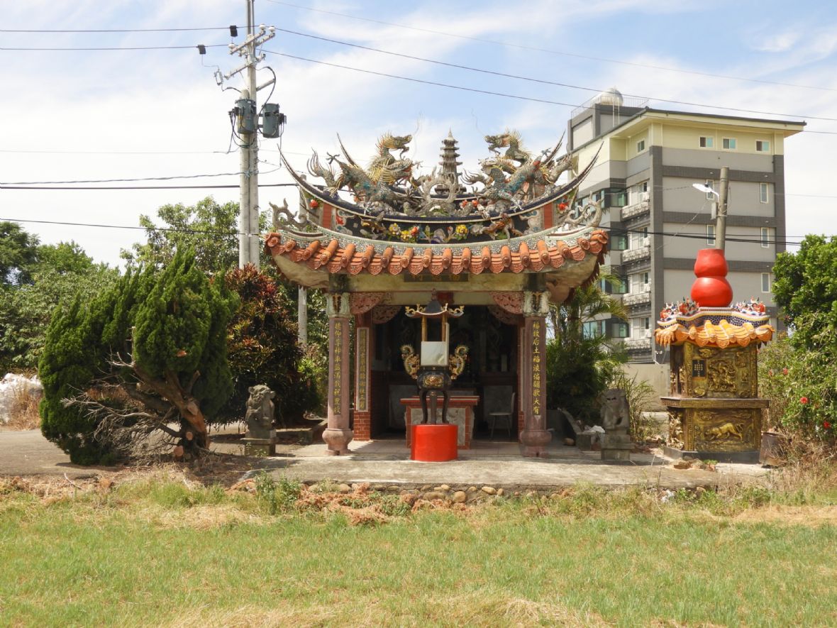 大崙庄下梁屋伯公廟（林鑫咸攝，2024）
