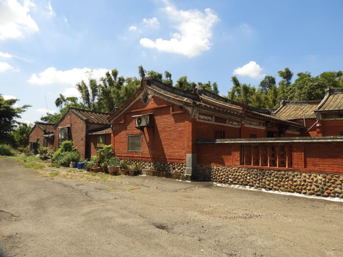 大崙庄明德居的右橫屋（林鑫咸攝，2024）