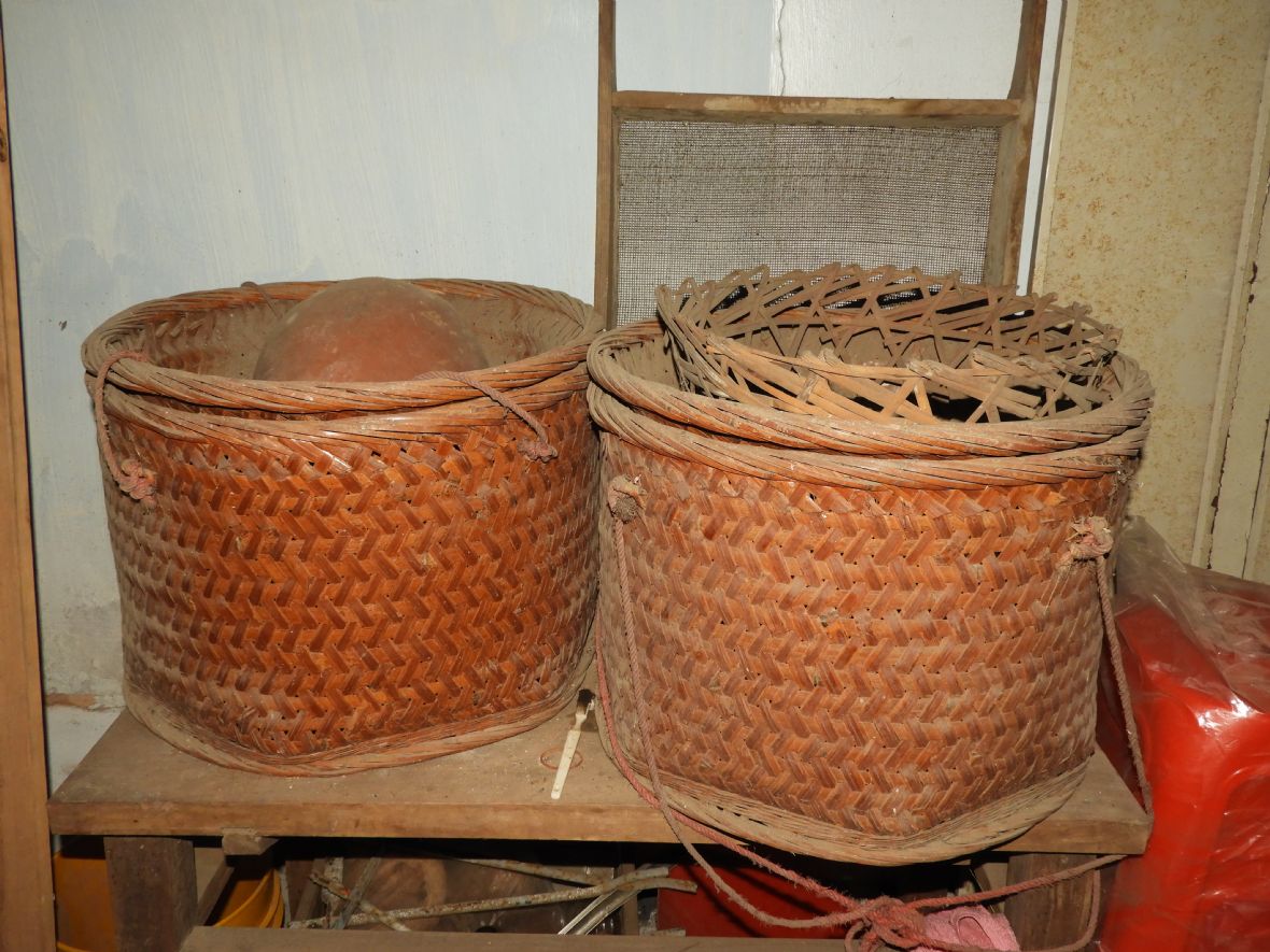 明德居黃屋自行編製生活器物 （林鑫咸攝，2024）