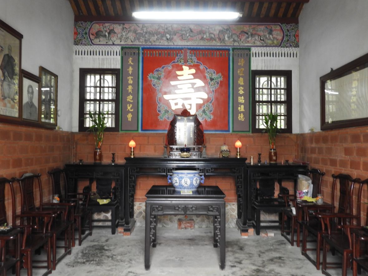 明德居黃屋的廳下（林鑫咸攝，2024）