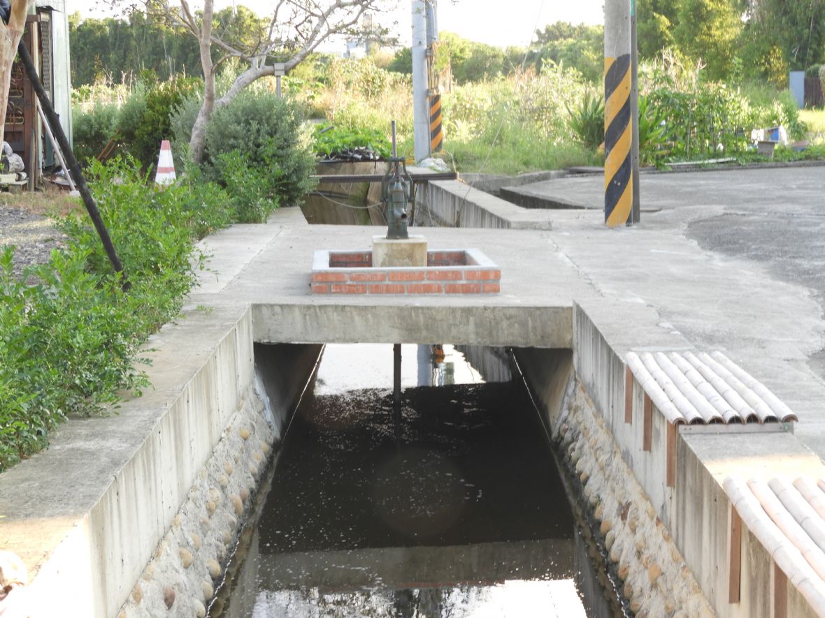 汲水器處原為洗衫窟（林鑫咸攝，2024）