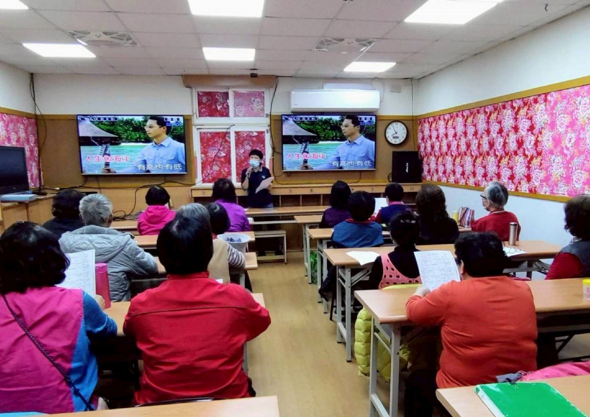 徐秋妲於社區客家歌謠教學/徐秋妲女士提供
